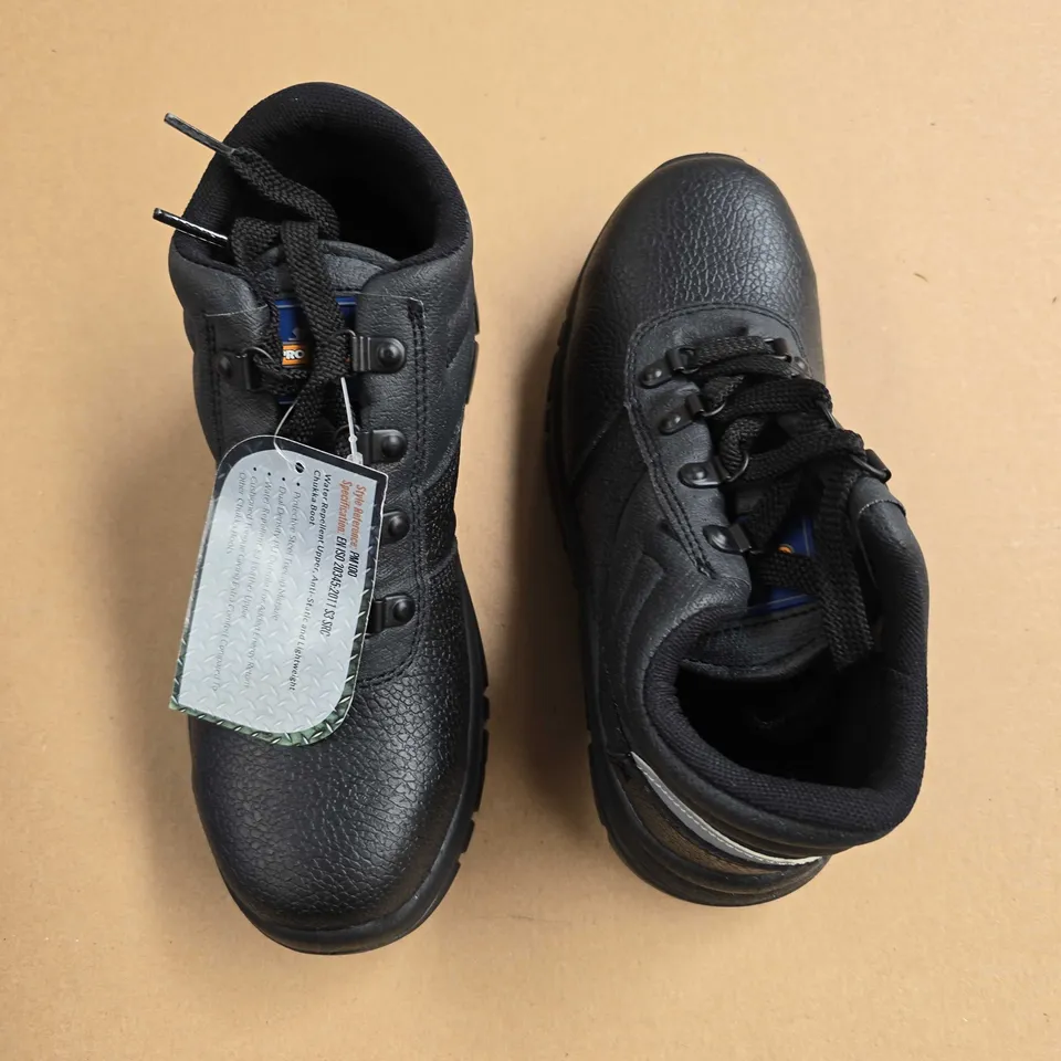 BRAND NEW BOXED PROMAN CHUKKA SAFETY BOOTS IN BLACK - UK 3