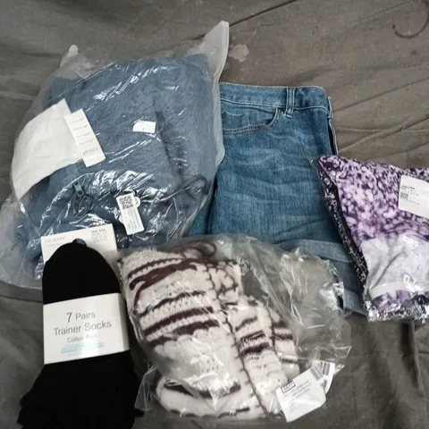 APPROXIMATELY 35 ASSORTED CLOTHING ITEMS IN VARIOUS SIZES, STYLES & COLOURS TO INCLUDE JORTS, TOPS, SOCKS, ETC - COLLECTION ONLY
