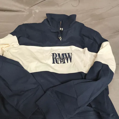 R.M. WILLIAMS TRICKETT PANEL SWEATSHIRT – NAVY & IVORY – LARGE