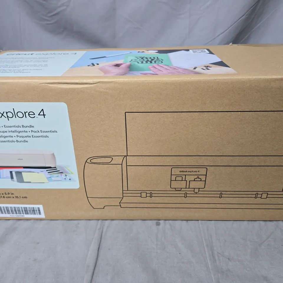 CRICUT EXPLORE 4 DELUXE BUNDLE
