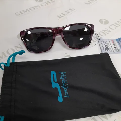 JPE CLASSIC CUNGLASSES WITH CASE IN PURPLE
