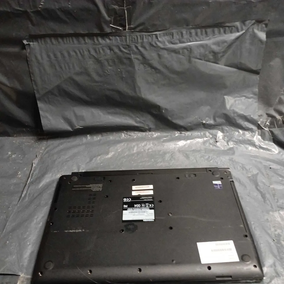 TOSHIBA SATELLITE PRO R50-B-12P LAPTOP