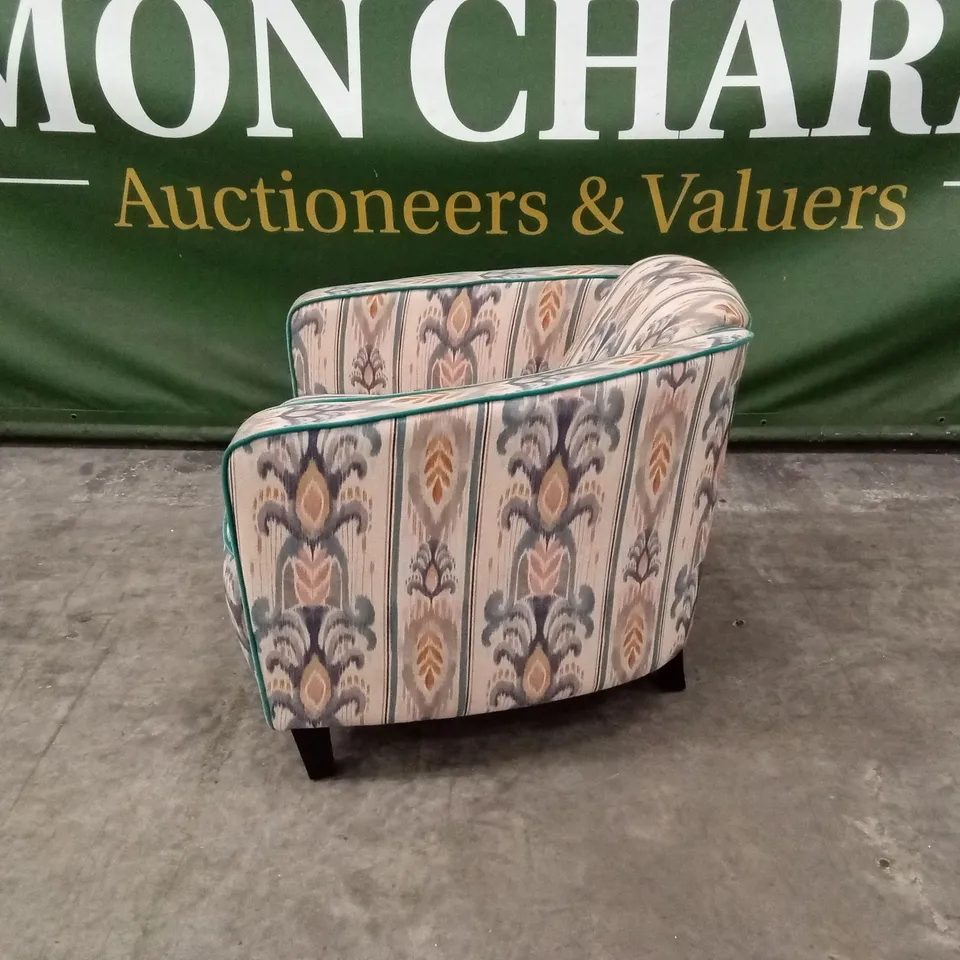 QUALITY DESIGNER DEEP SEAT WASHED FABRIC ACCENT CHAIR