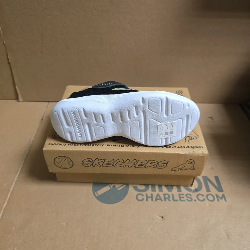 SKECHERS MINI WANDERER KIDS' TRAINERS – UK 10 (US 11), BLACK WITH BLUE INTERIOR