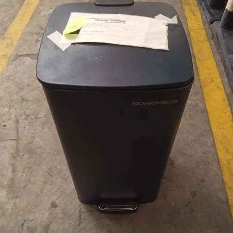 SONGMICS VERY SMALL BLUE TRASH CAN - BLUE - SCRATCHES & LID GETS STUCK ON CLOSE