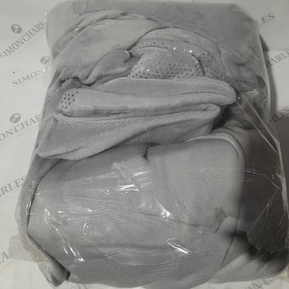 COZEE HOME CRUSHED VELVET DUVET SET SIZE UNSPECIFIED