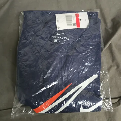 BAGGED NIKE THE NIKE TEE LOGO IN NAVY - LARGE