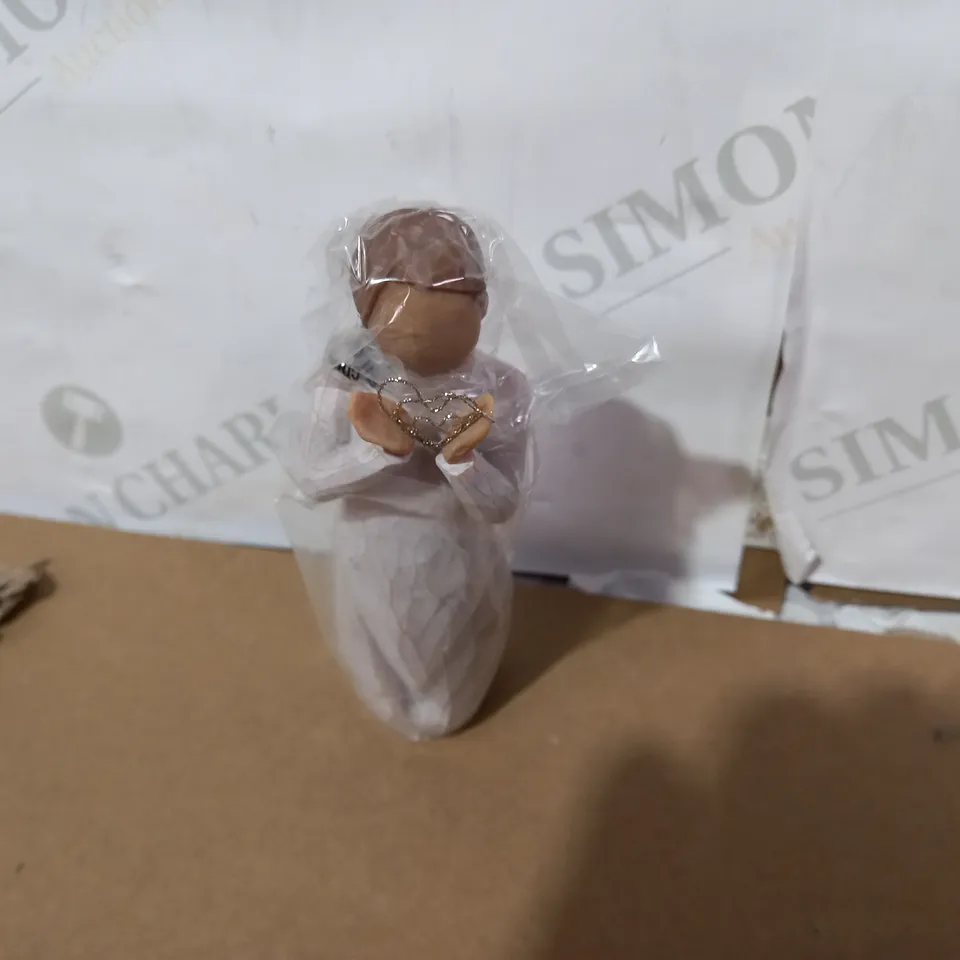 WILLOW TREE LOTS OF LOVE FIGURINE RRP £22.99