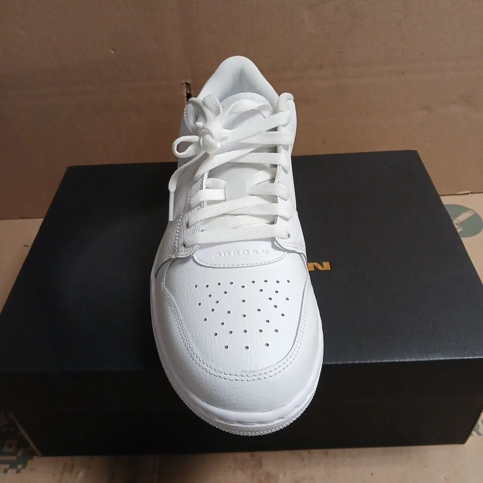 NIKE JORDAN WHITE TRAINERS BOXED SIZE 10