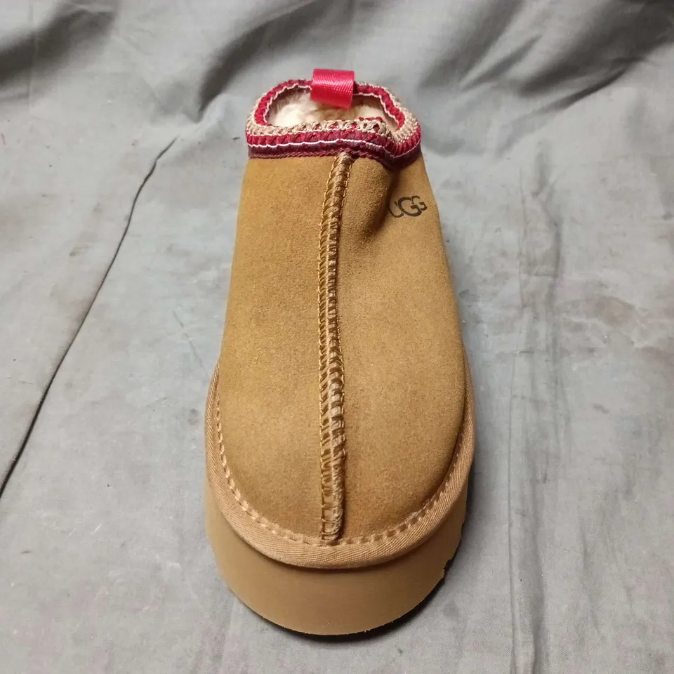 UGG WOMEN'S SUEDE SLIP-ON MOCCASIN WITH SHEARLING LINING – TAN SIZE 4.5