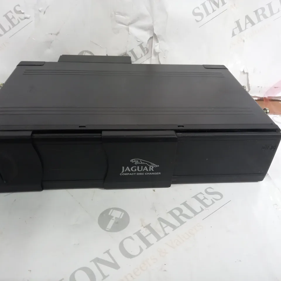 JAGUAR COMPACT DISC CHANGER 
