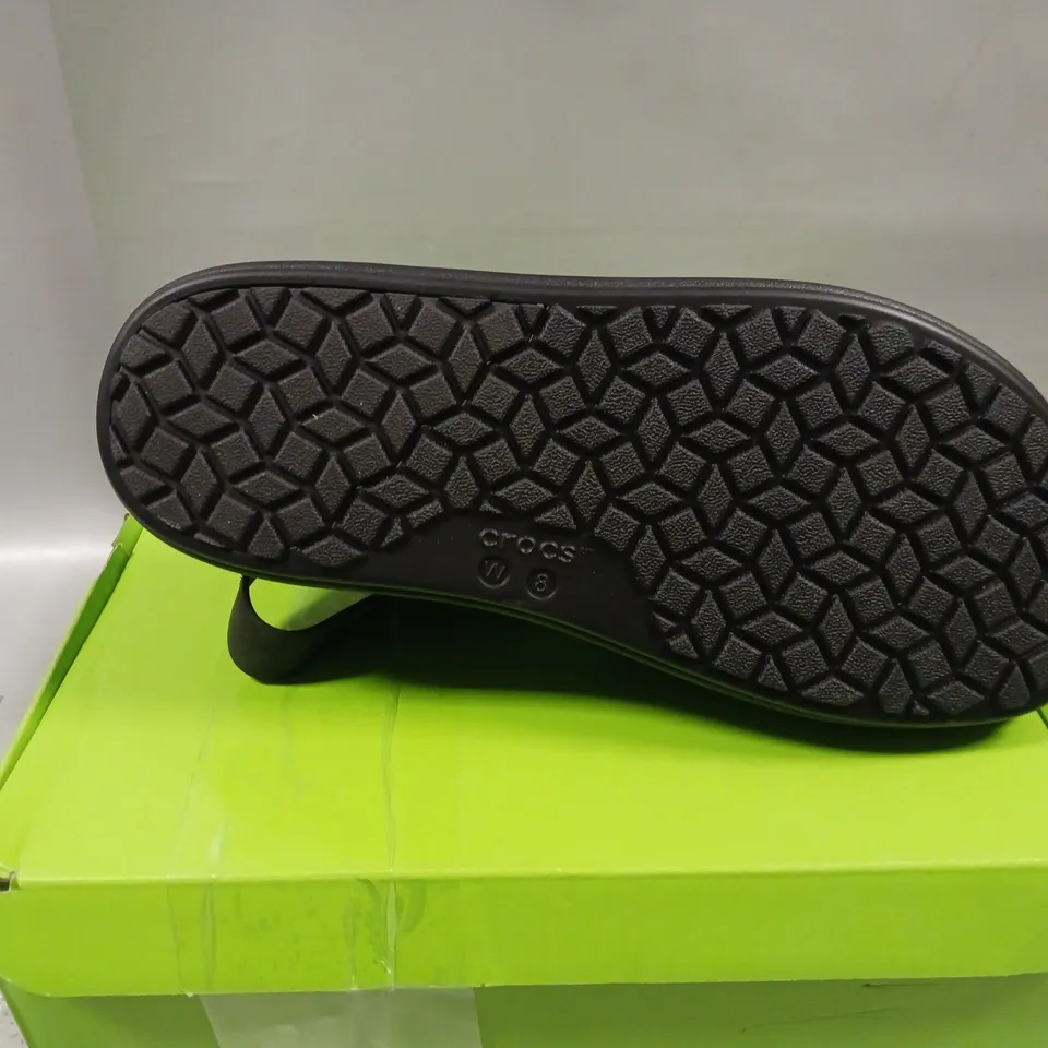 CROCS BROOKLYN LUXE GLADIATOR IN BLACK - SIZE 6