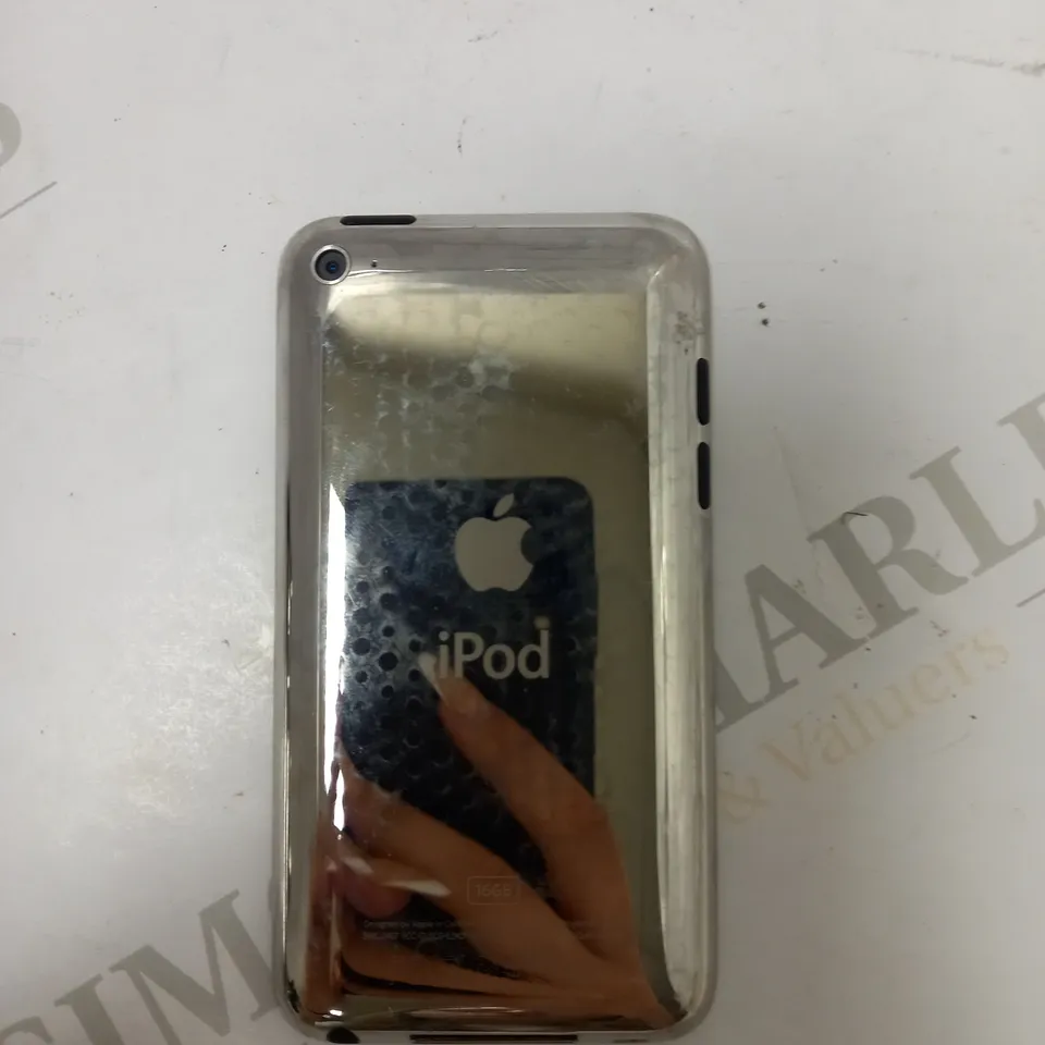 IPOD TOUCH 4TH GEN