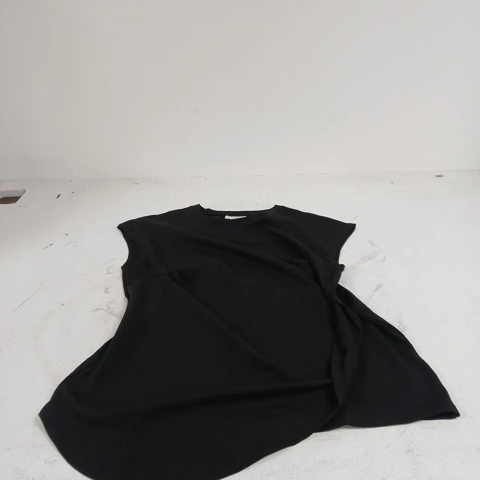 BON PRIX SLEEVELESS BLACK TOP SIZE MEDIUM