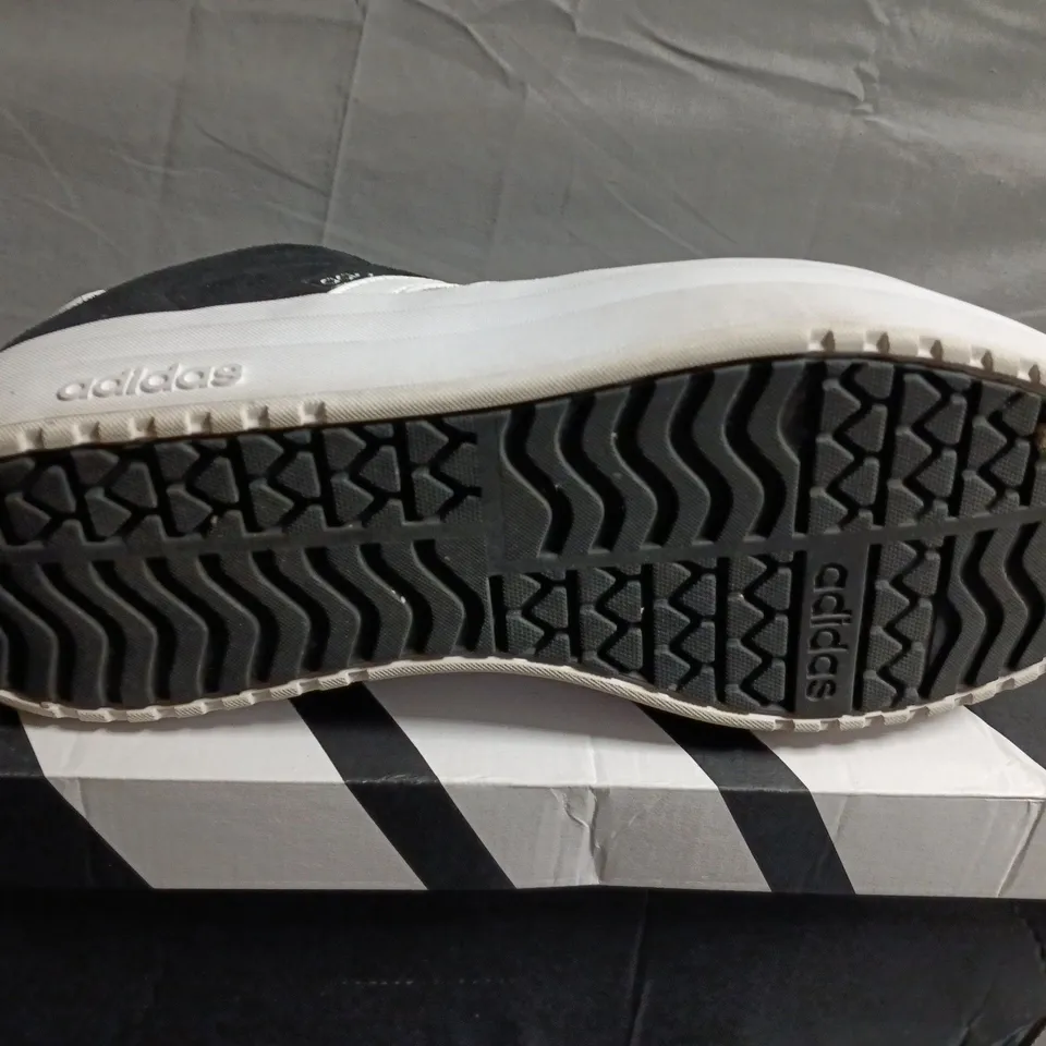 BOXED  PAIR OF ADIDAS SUPERNOVA RISE 2 TRAINERS  - UK SIZE 8