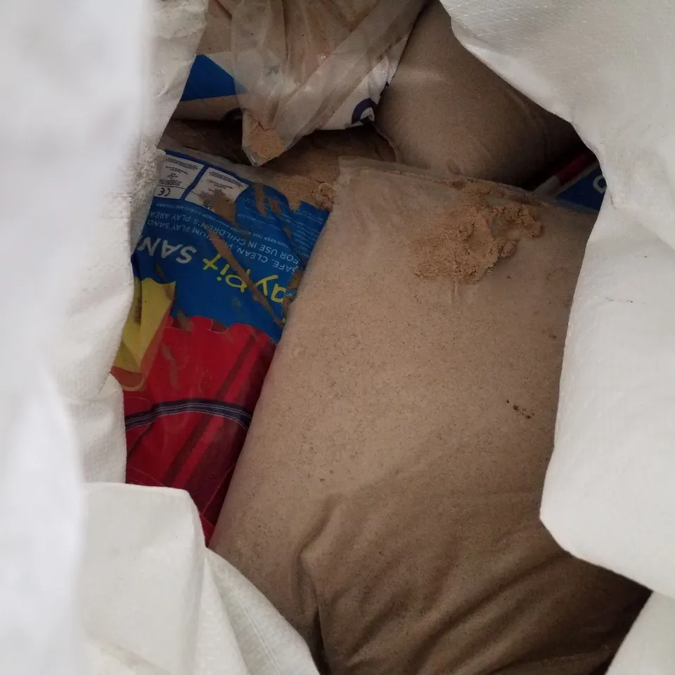 PALLET CONTAINING BAGS OF PLAY SAND 