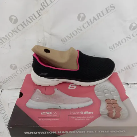 PAIR OF BOXED SKECHERS GO WALK 6 SHOES IN BLACK & PINK, UK SIZE 5