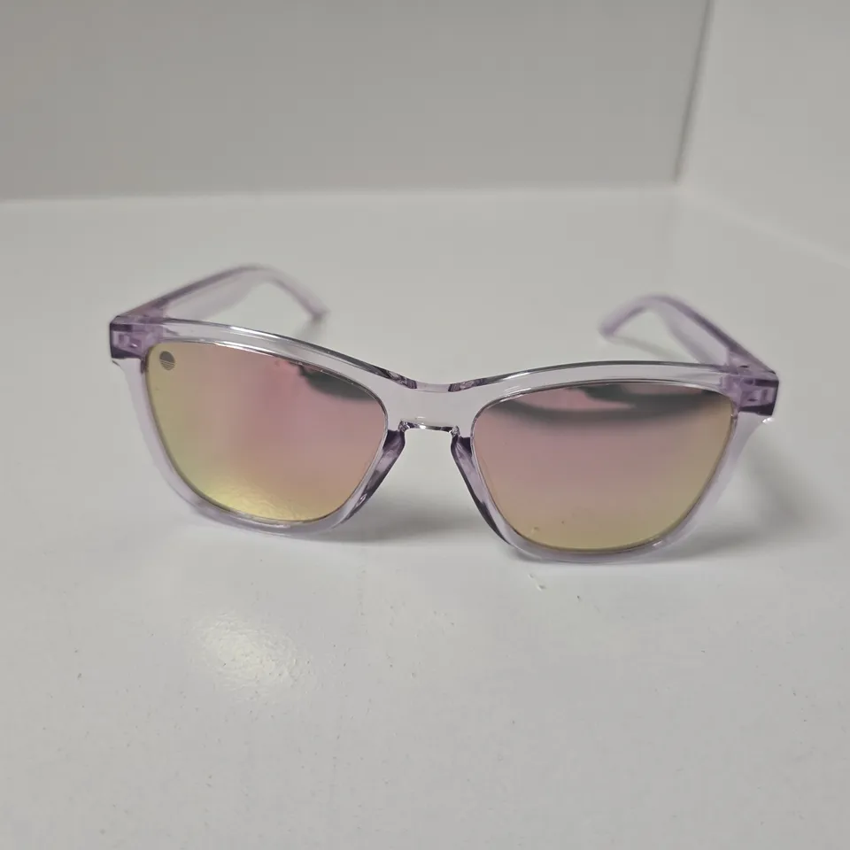 BOXED NOMAD EYEWEAR BONDI PASSION SHADES