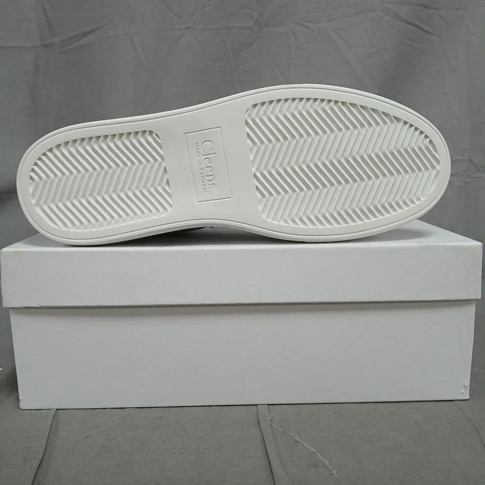BOXED PAIR OF CLEENS COURT TRAINERS IN WHITE NAPPA SIZE UK 10.5
