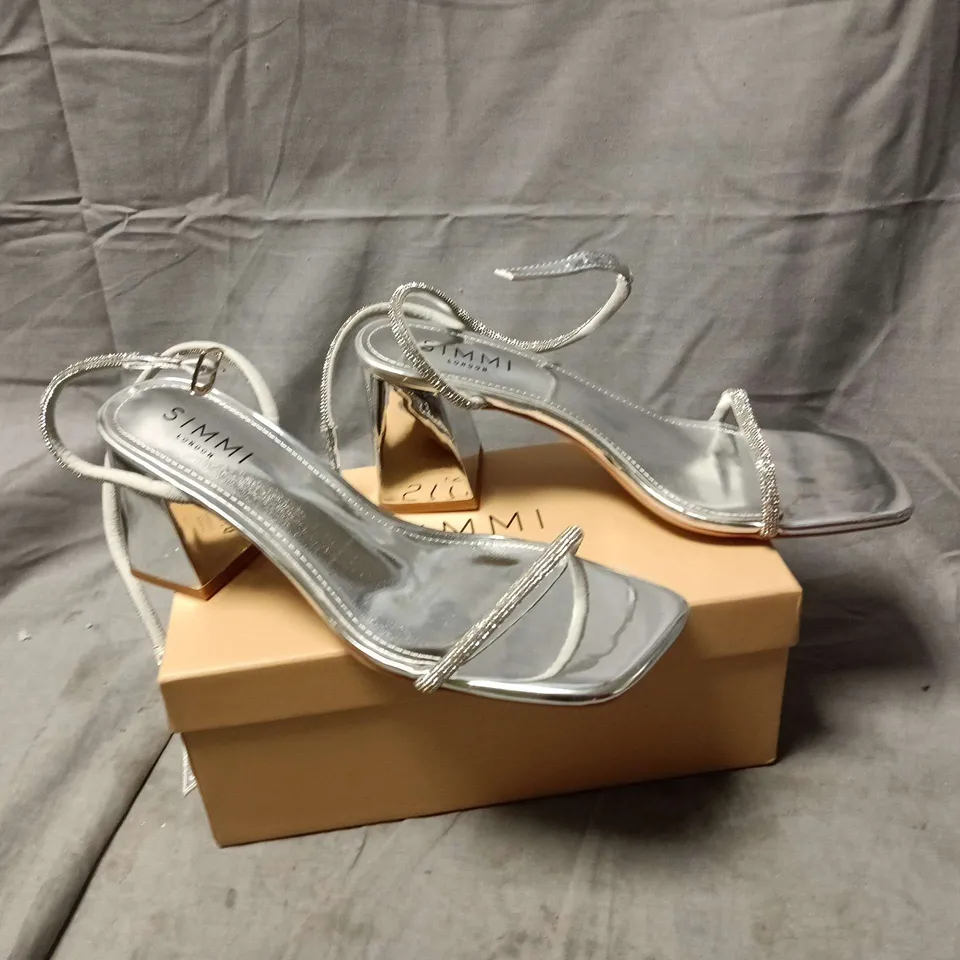 SIMMI LONDON SILVER STRAPPY BLOCK HEELED SANDALS – BOXED - WOMENS UK SIZE 6