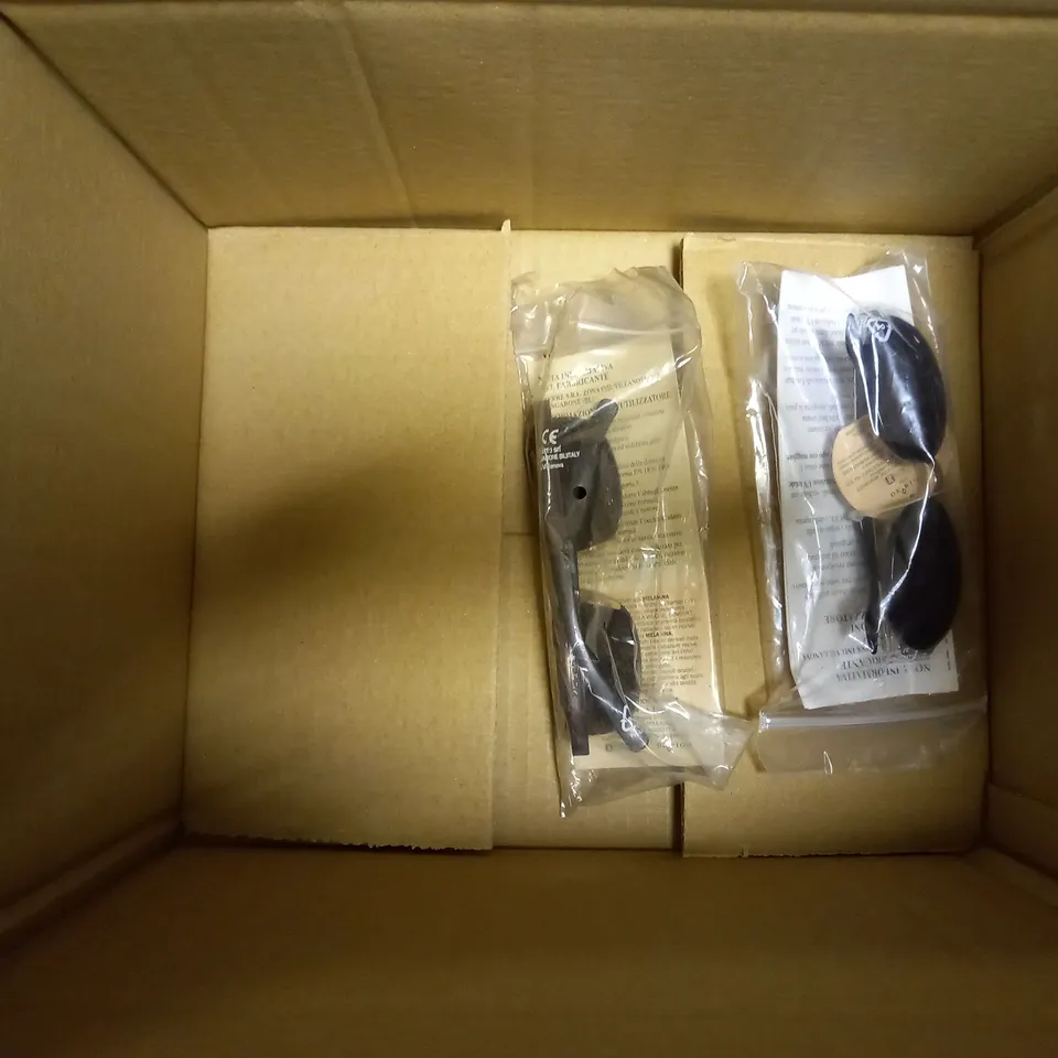 BOX OF APPROX 5 PAIRS OF ASSORTED SUNGLASSES TO INCLUDE VOGART 2474I, VOGART 2470I, VOGART 2575I.