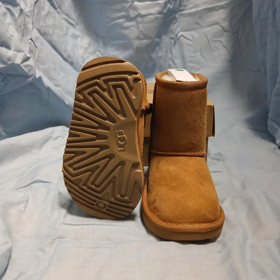 UGG BROWN SUEDE BOOTS FOR KIDS – UK 6 YOUTH, CLASSIC II, BOXED