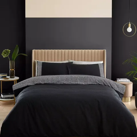CATHERINE LANSFIELD ARTEMIS GREEK KEY DUVET COVER SET - BLACK KING SIZE
