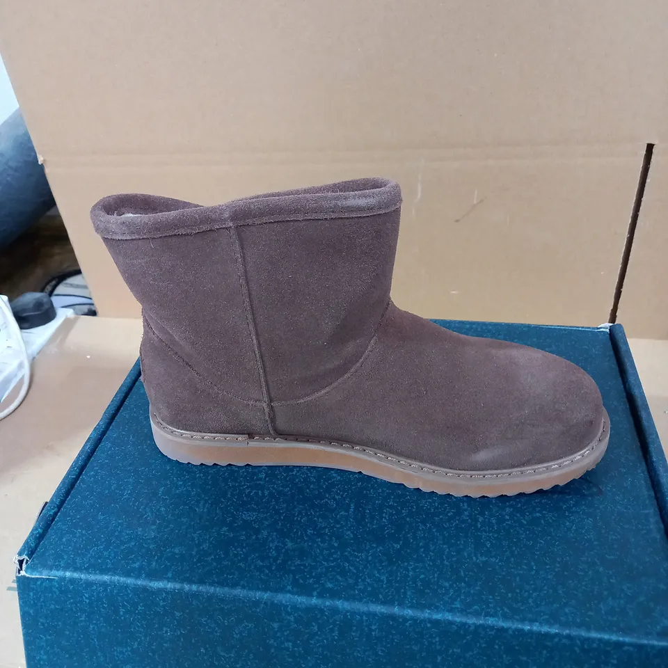 EMU AUSTRALIA DOFIDA MINI BOOTS - OAK - UK SIZE 4