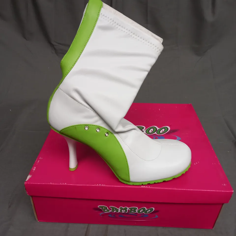 BOXED BAMBOO LEATHER BALLER HIGH HEEL SHOES IN GREEN AND WHITE SIZE 7