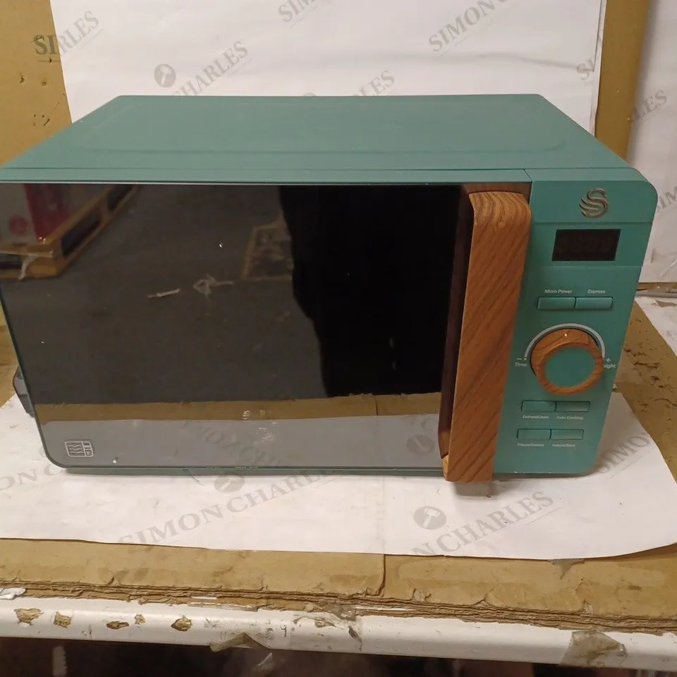 SWAN NORDIC DIGITAL MICROWAVE - PINE GREEN