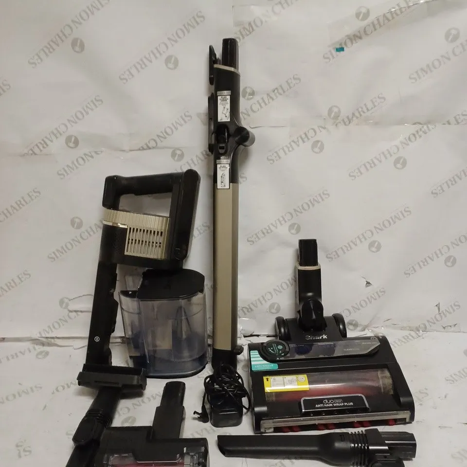 SHARK CORDLESS STICK VACUUM CLEANER PET PRO MODEL