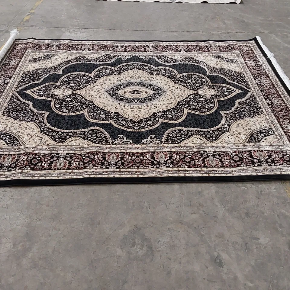 ALSIP KILIM RUG IN BLACK/GREY - 240 X 320CM 