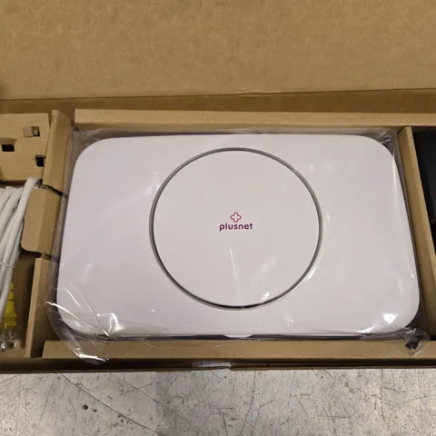 BOXED PLUSNET HUB TWO ROUTER