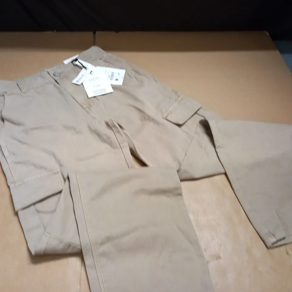 PULL & BEAR HIGH RISE CARGO TROUSERS - UK 10