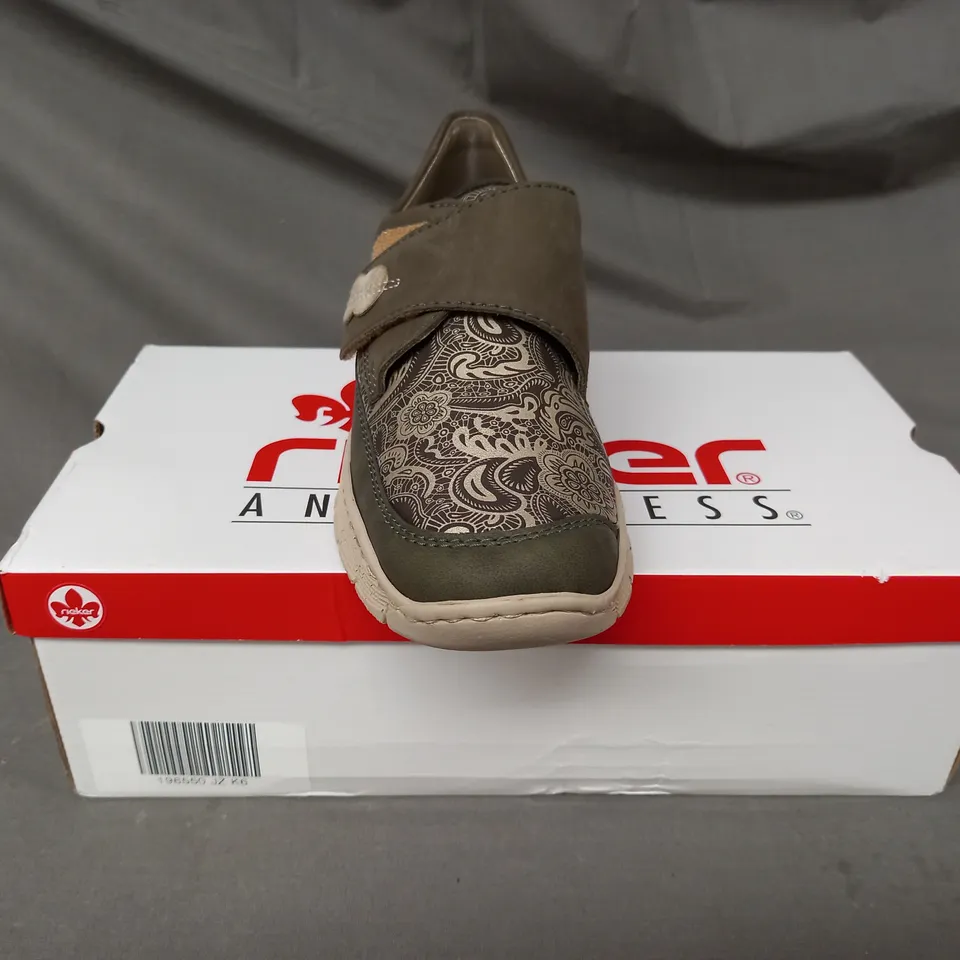 BOXED PAIR OF RIEKER SLIP-ON SHOES IN KHAKI SIZE 6
