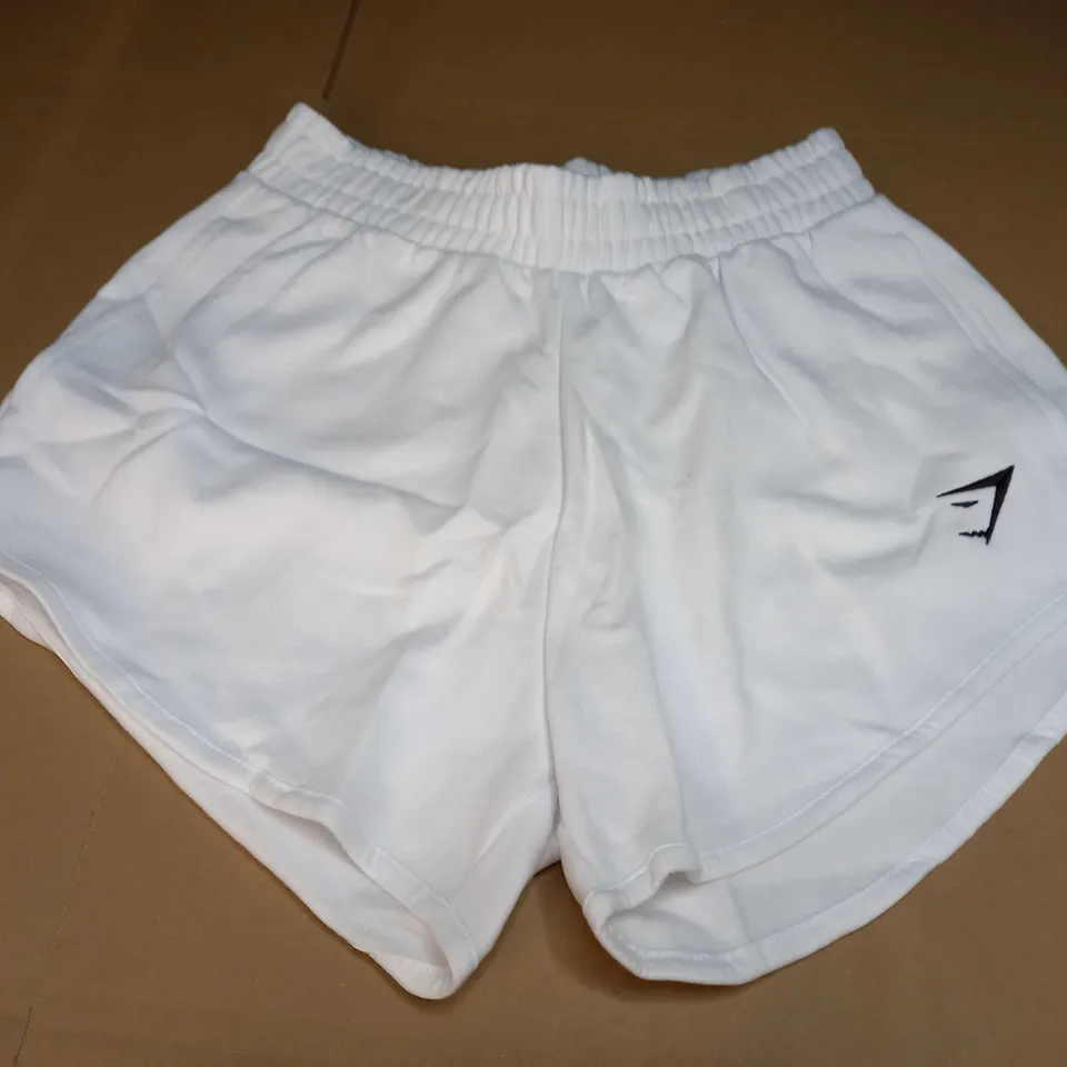 GYMSHARK STRETCH SHORTS IN WHITE - SMALL