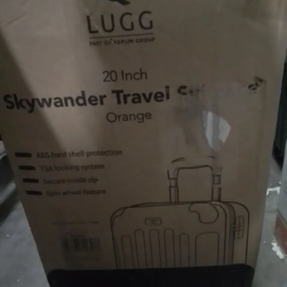 BOXED KEPLIN LUGG 20INCH SKYWANDER TRAVEL SUITCASE ORANGE COLOUR 