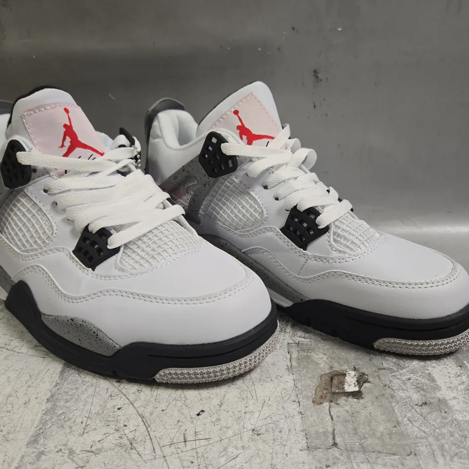 PAIR OF NIKE AIR JORDAN SHOES IN WHITE/BLACK SIZE UK 7