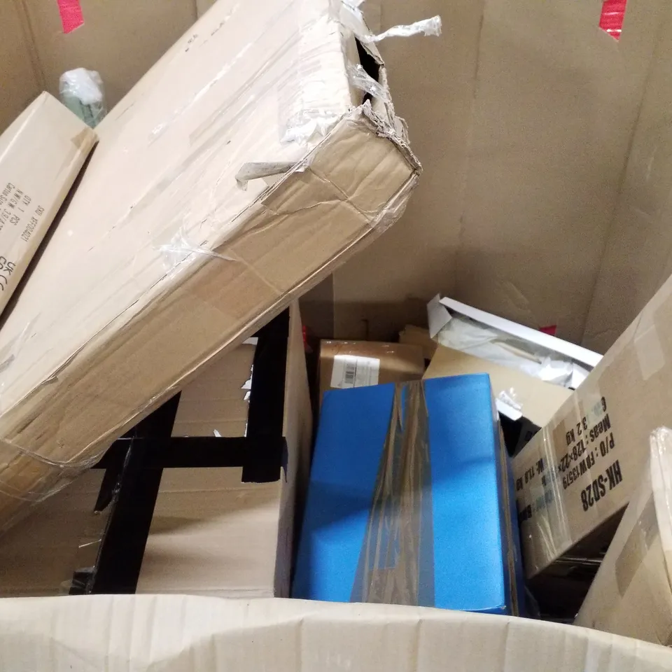 PALLET CONTAINING ASSORTED PRODUCTS INCLUDING PORTABLE BATHTUB, NESTING COFFEE TABLE, WOODEN MONITOR STAND, HEATED BLANKET, OFFICE CHAIR