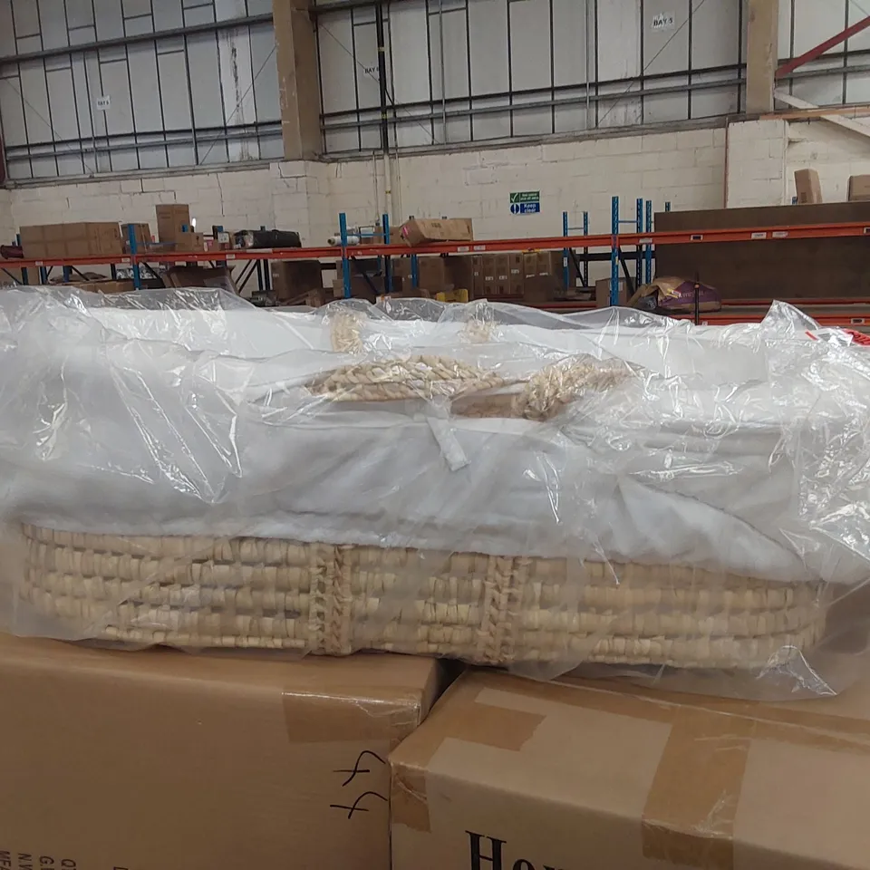 BAGGED MOSES BASKET WITH BEDDING WITH MATTRESS