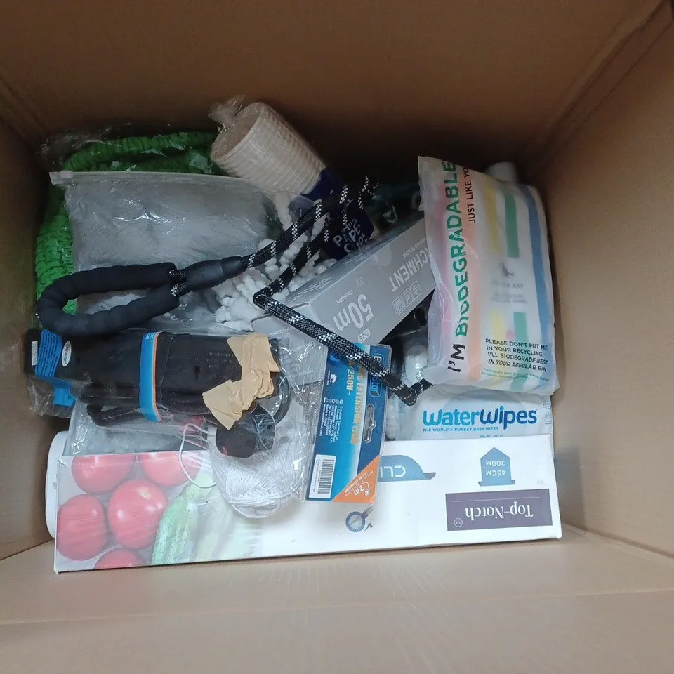 APPROXIMATELY 20 HOUSEHOLD ITEMS TO INCLUDE BABY WIPES, TOWEL AND A DOG LEAD