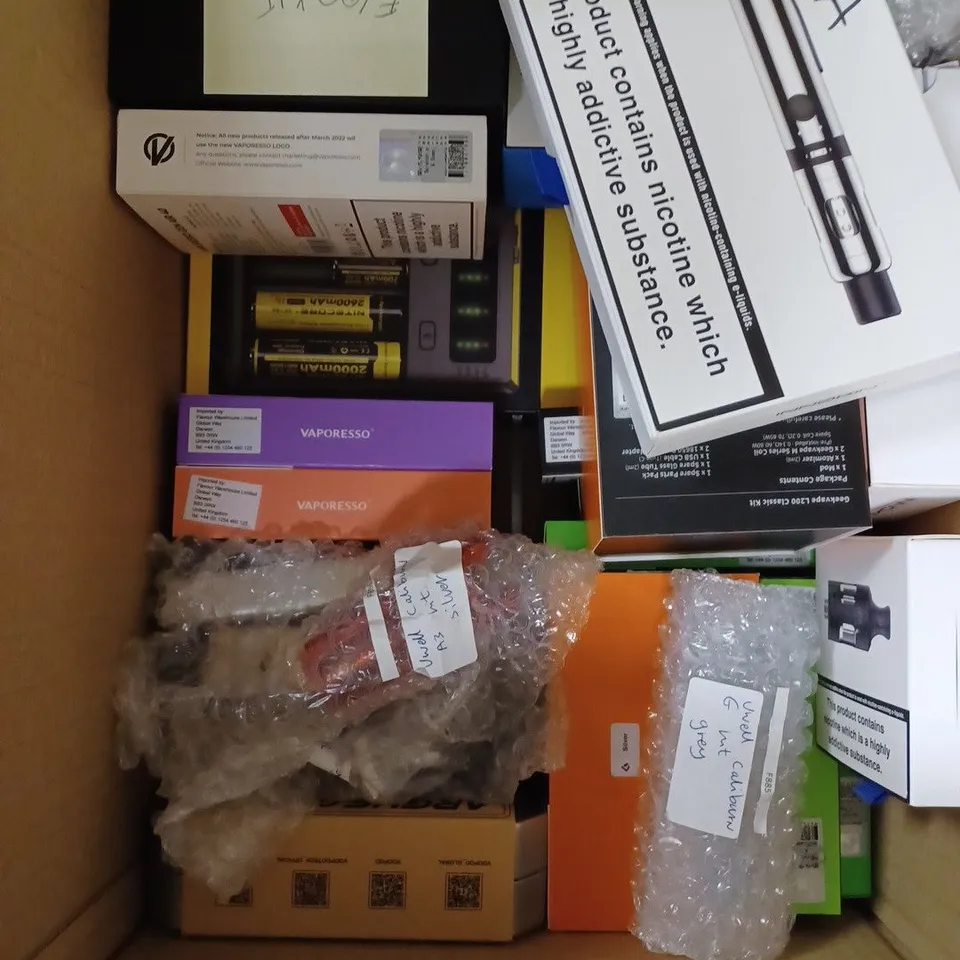 BOX OF APPROXIMATELY 30 E-CIGARETTE PRODUCTS TO INCLUDE ARGUS GT II, VAPORESSO GEN S, INNOKIN ENOURA T22 ETC 