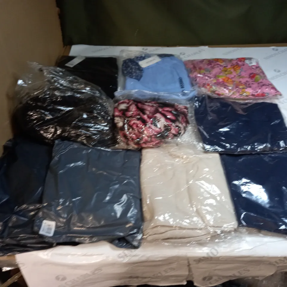 BAG OF APPROX 10 ASSORTED CLOTHING ITEMS TO INCLUDE - MAISON DE NIMES - EMELIA