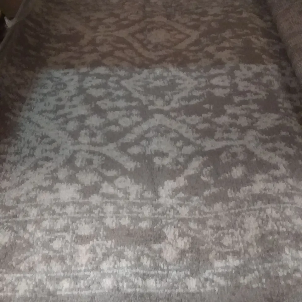 DOROTHEA GREY RUG 2'8"X8'