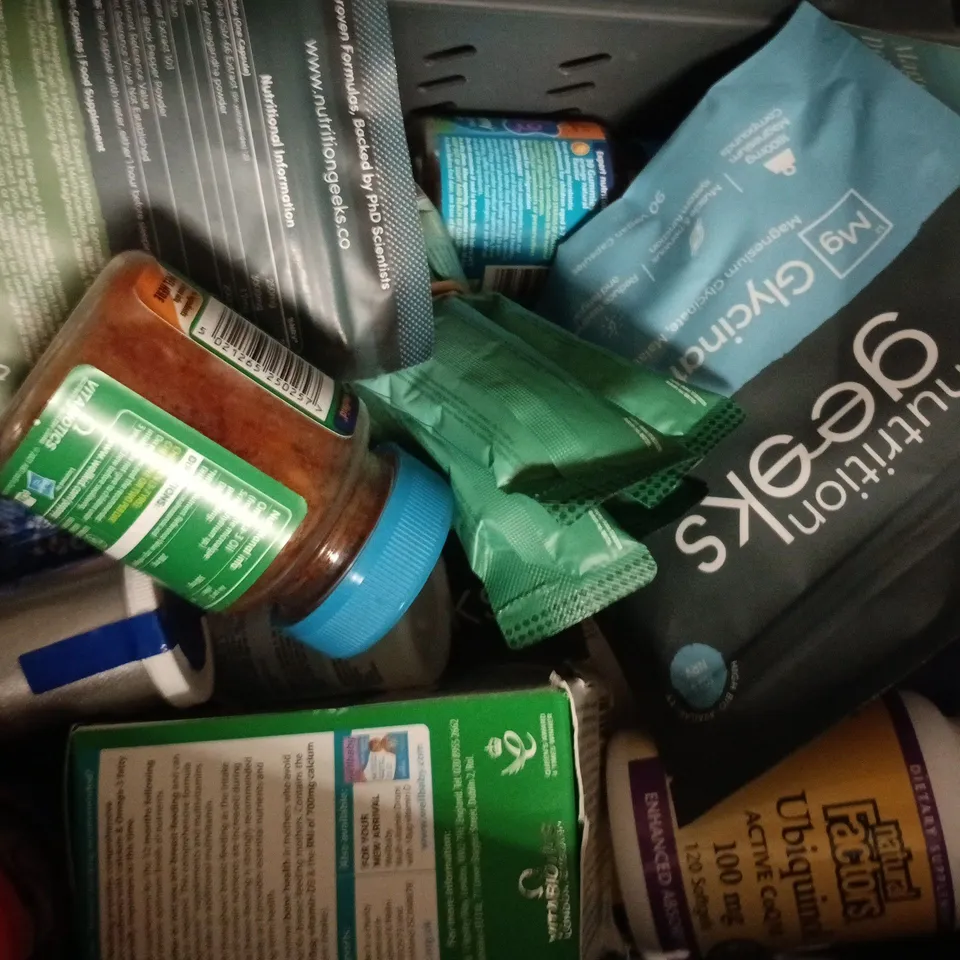 APPROXIMATELY 15 ASSORTED FOOD SUPPLEMENT AND HEALTH ITEMS TO INCLUDE WELLKID, CRYSTAL STAR, ETC - COLLECTION ONLY