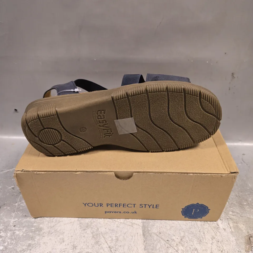 BOXED PAIR OF PAVERS ELVIRA SANDALS IN NAVY - 6