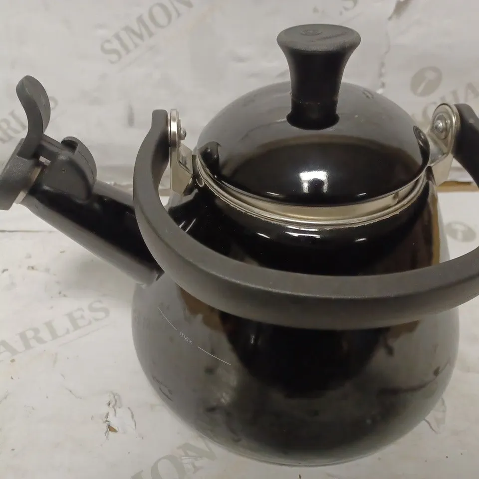 LA CREUSET 1.6L MANUAL KETTLE
