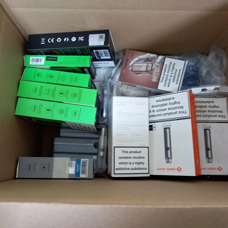 APPROXIMATELY 20 VAPES & E-CIGARETTES TO INCLUDE GEEKVAPE WENAX H1, VAPORESSO XROS 3 NANO, INNOKN GOZEE, ETC