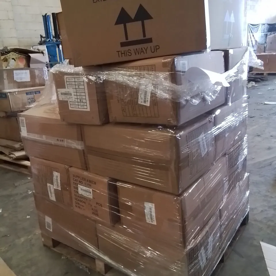 PALLET OF BRAND NEW WOMENS QUALITY DESIGNER CLOTHES APPROXIMATELY 170 TO INCLUDE;JD WILLIAMS CARDIGAN,SIMPLY BE DENIM KILT SKIRT,JD WILLIAMS NECK TOP ETC