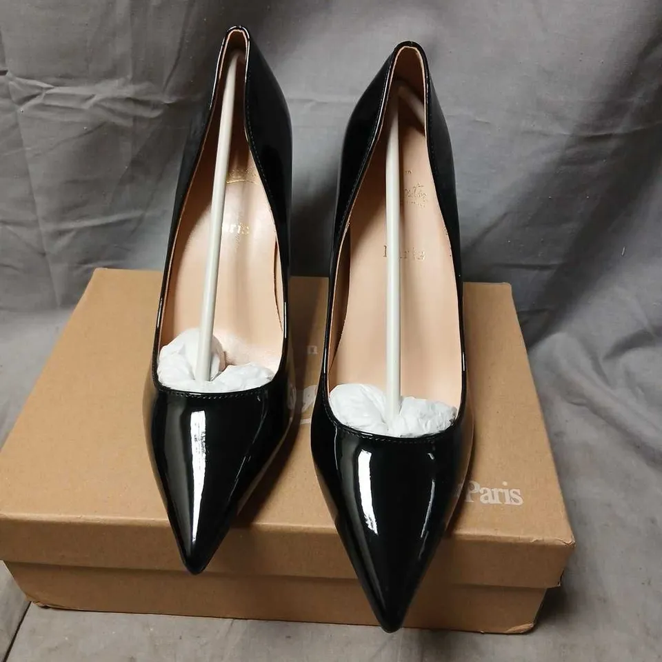 CHRISTIAN LOUBOUTIN BLACK PATENT LEATHER PUMPS – POINTED TOE HEELS 